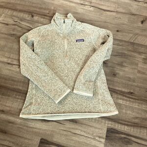 Patagonia womens gently worn quarter zip size medium